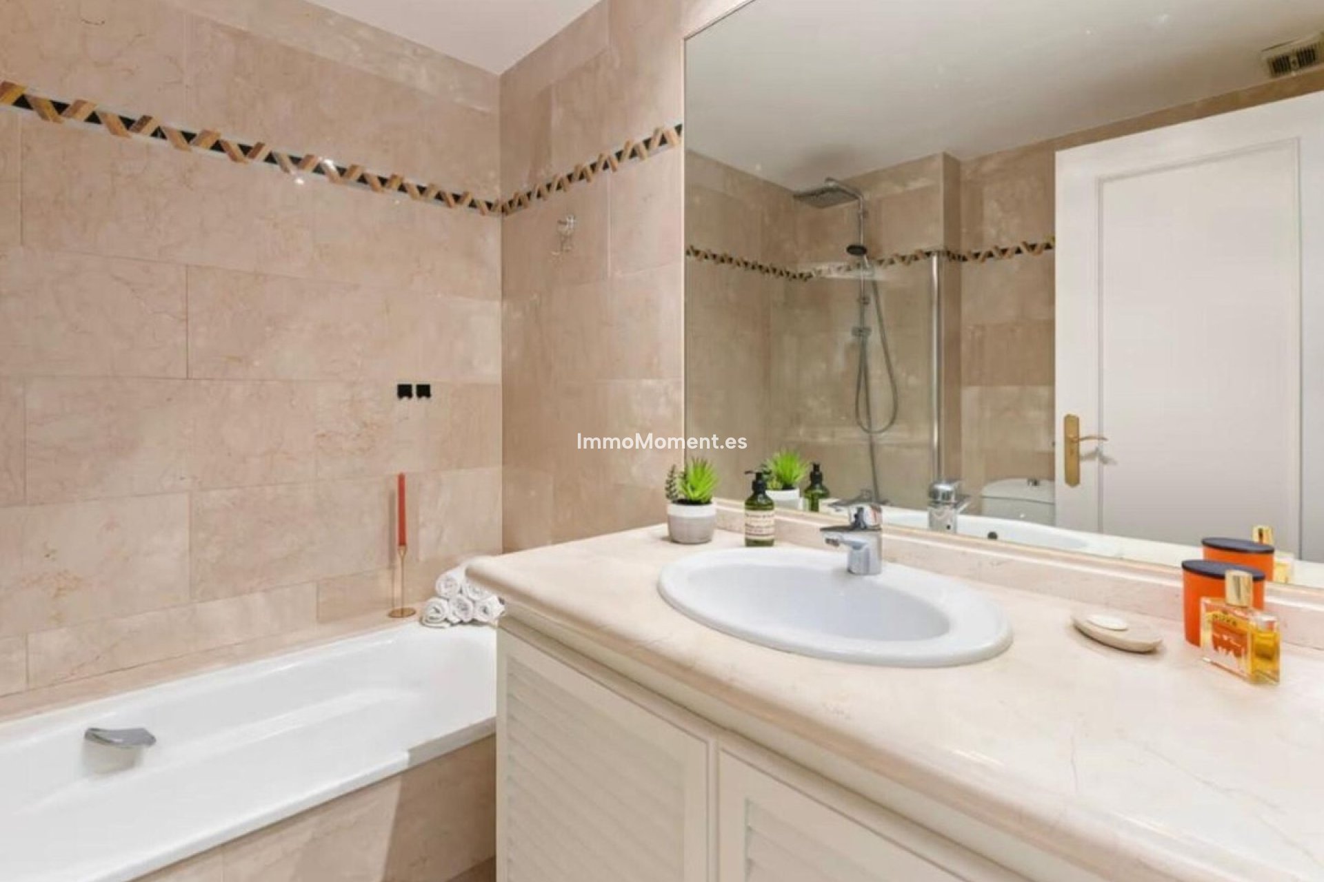 Revente - Appartement - Marbella - Nueva Andalucía