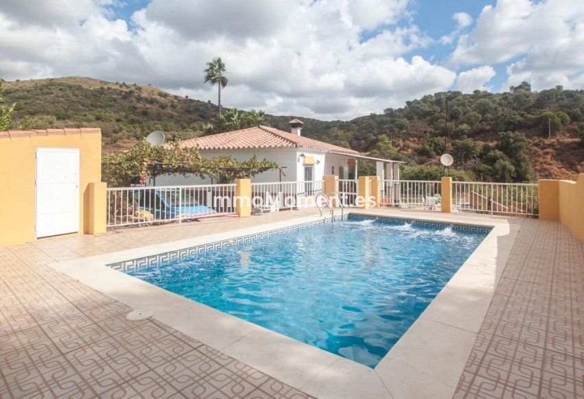 Revente - Maison de campagne - Estepona  - Estepona Centro