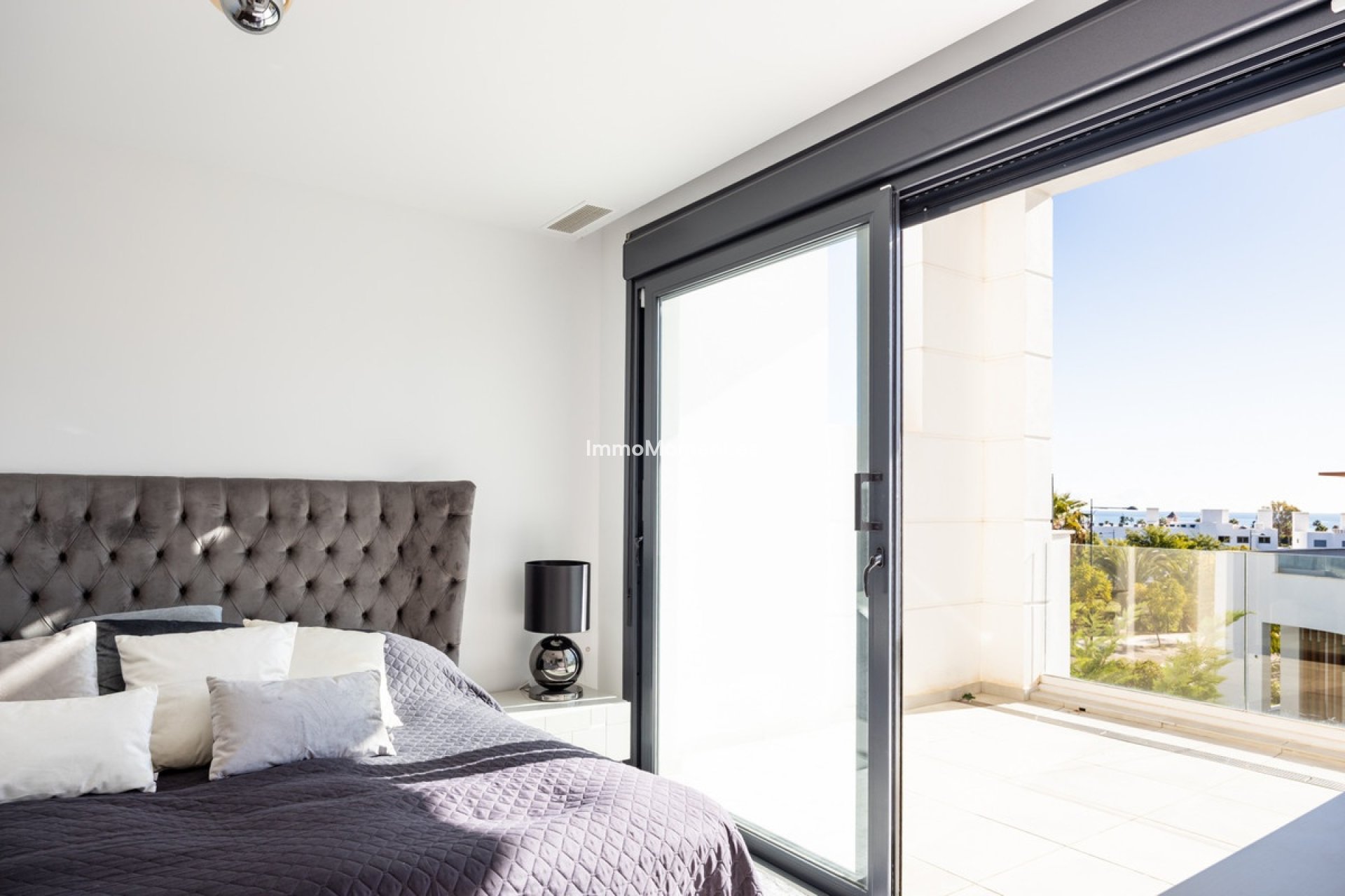 Revente - Maison mitoyenne - Estepona  - Estepona Centro