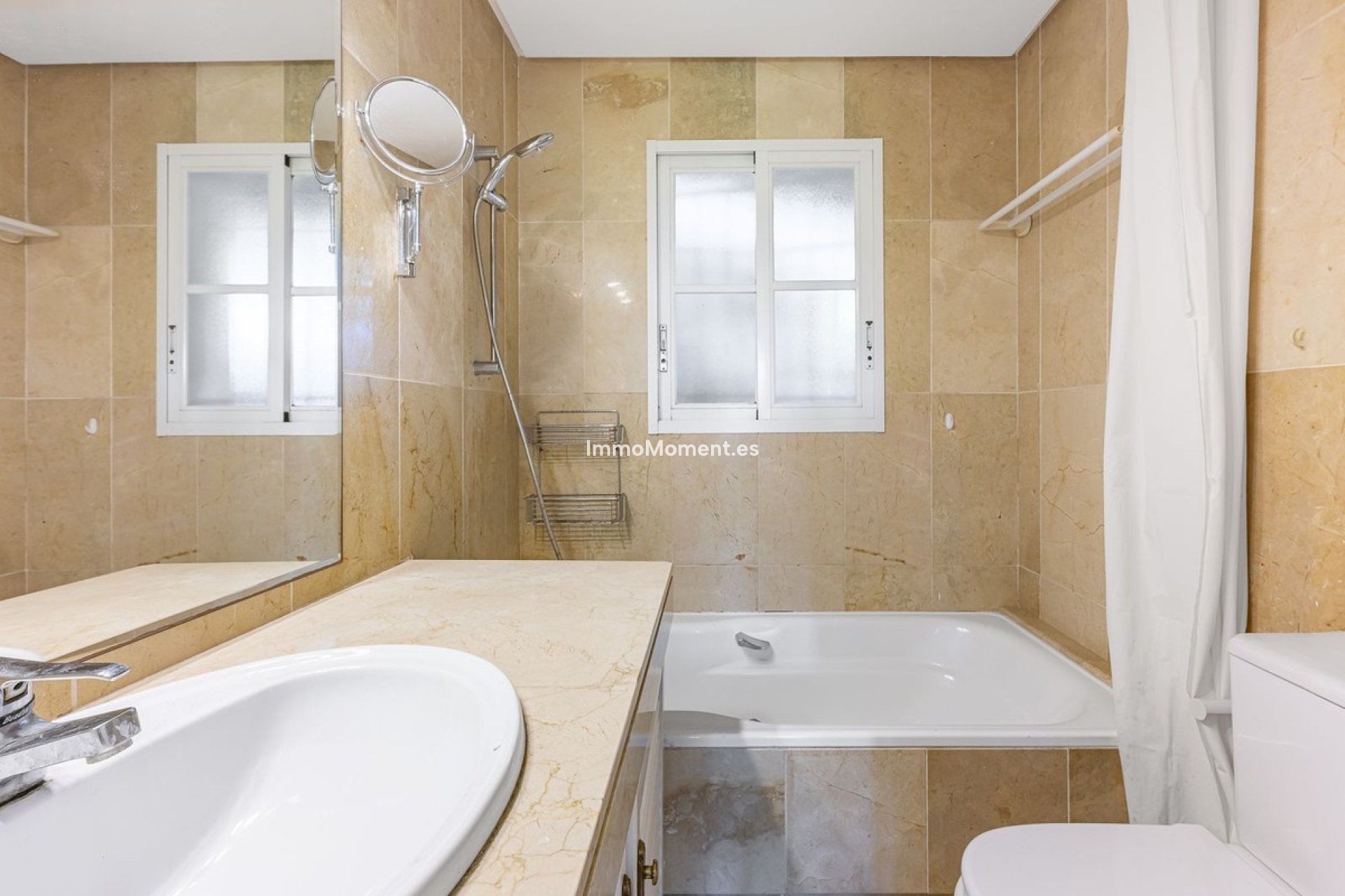 Revente - Maison mitoyenne - Estepona  - Estepona Centro