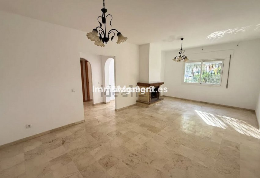 Revente - Maison mitoyenne - Estepona  - Estepona Centro