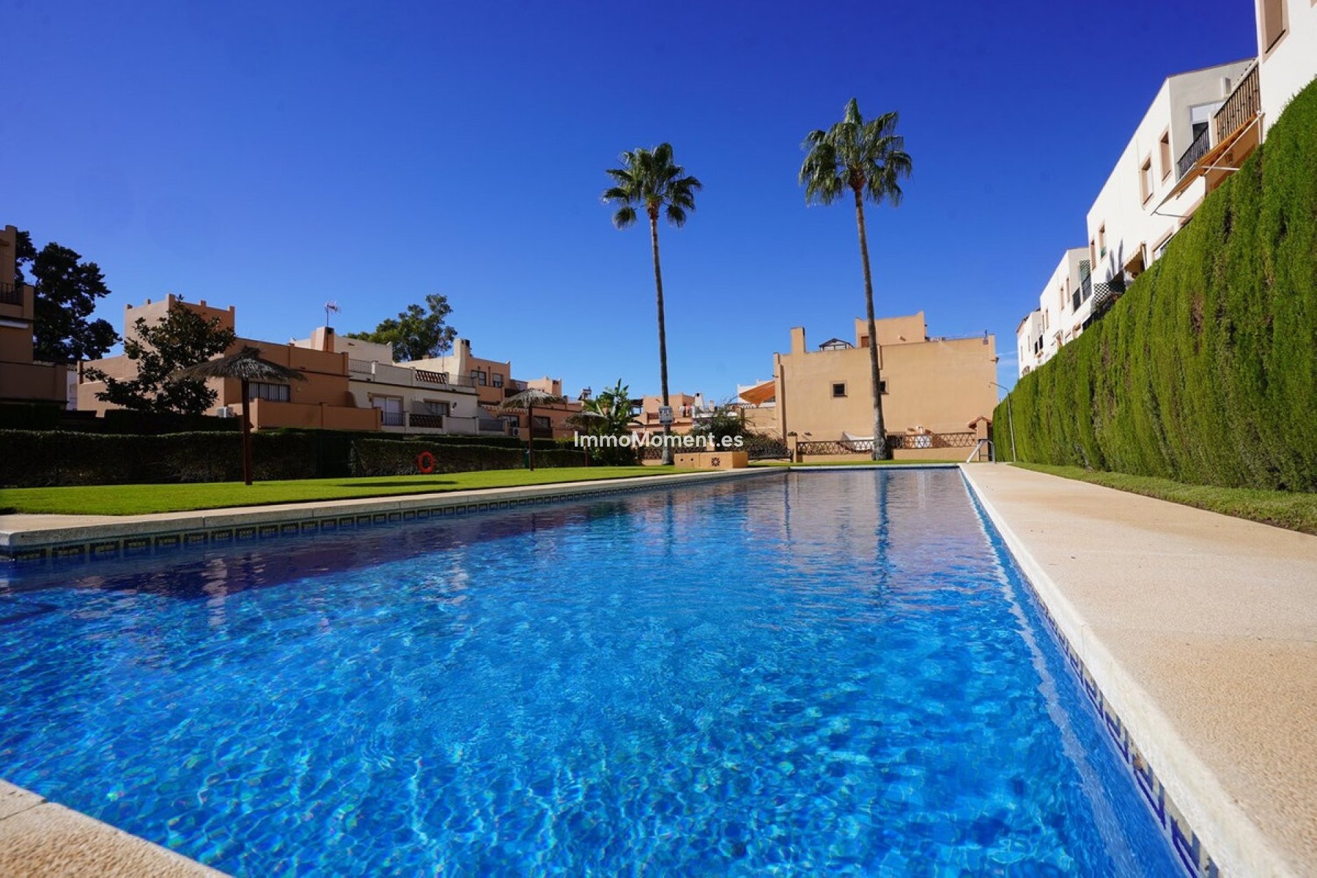 Revente - Maison mitoyenne - Estepona  - Estepona Centro