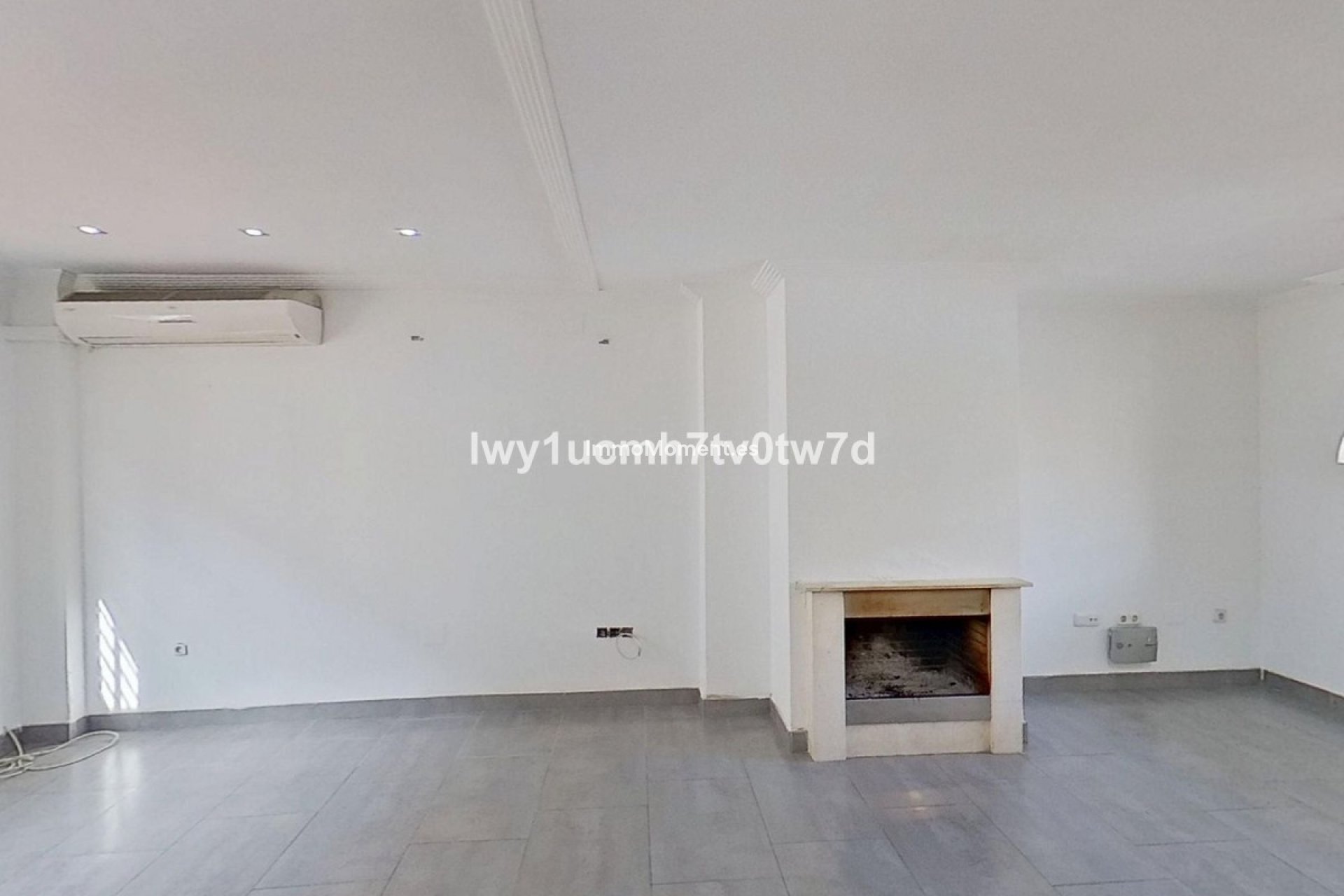 Revente - Maison mitoyenne - Intérieur                       - Churriana