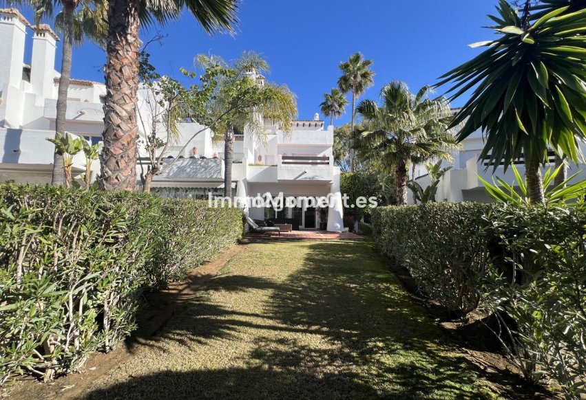 Revente - Villa individuelle - Estepona  - Costalita