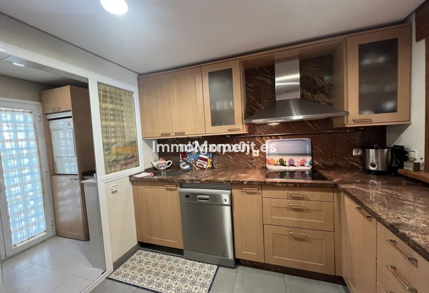 Revente - Villa individuelle - Estepona  - Costalita