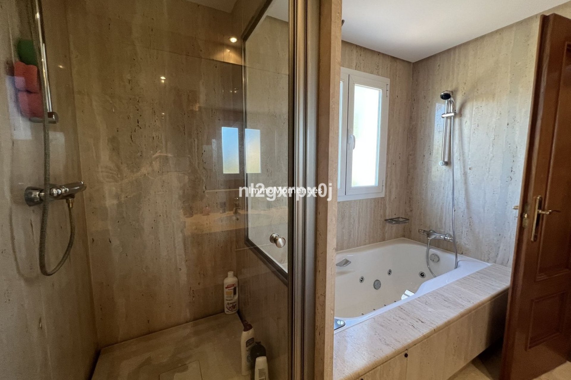 Revente - Villa individuelle - Estepona  - Costalita