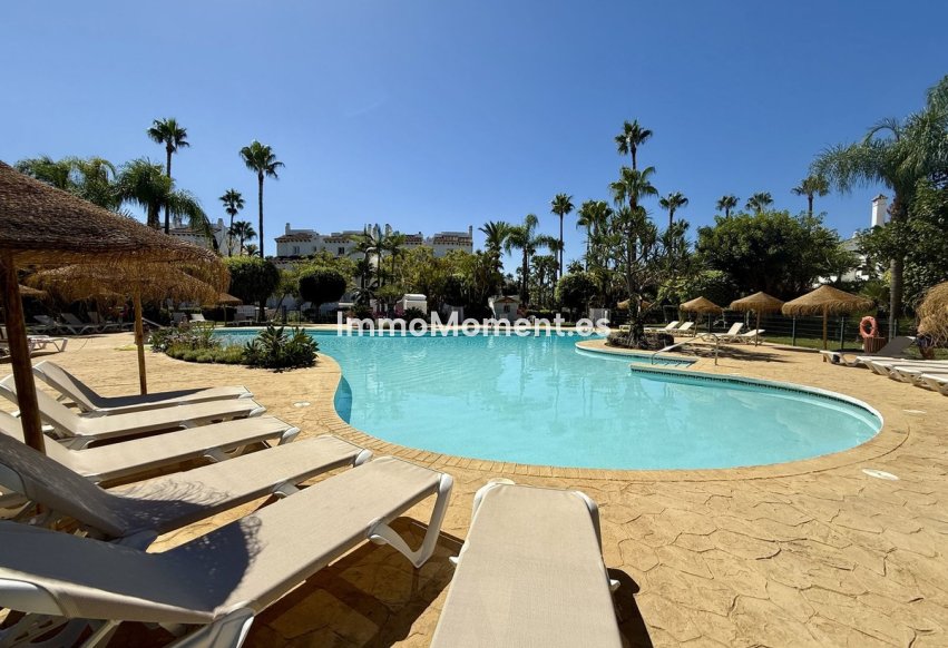 Revente - Villa individuelle - Estepona  - Costalita