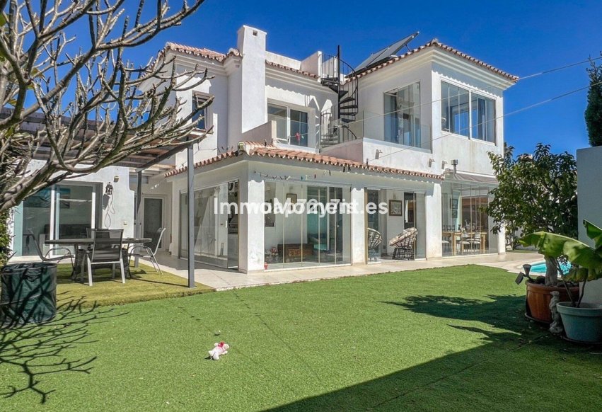Revente - Villa individuelle - Estepona  - Costalita