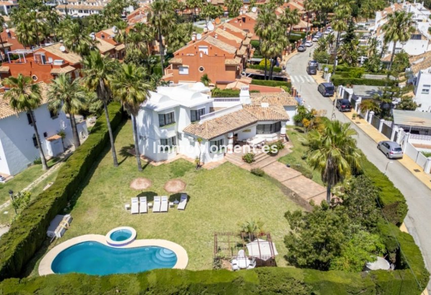 Revente - Villa individuelle - Estepona  - Estepona Centro