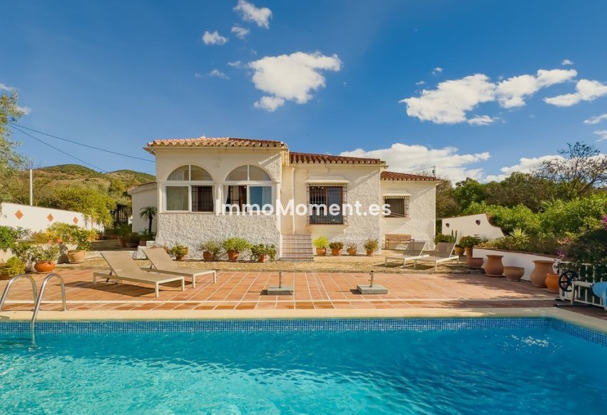 Revente - Villa individuelle - Intérieur                       - Almogía