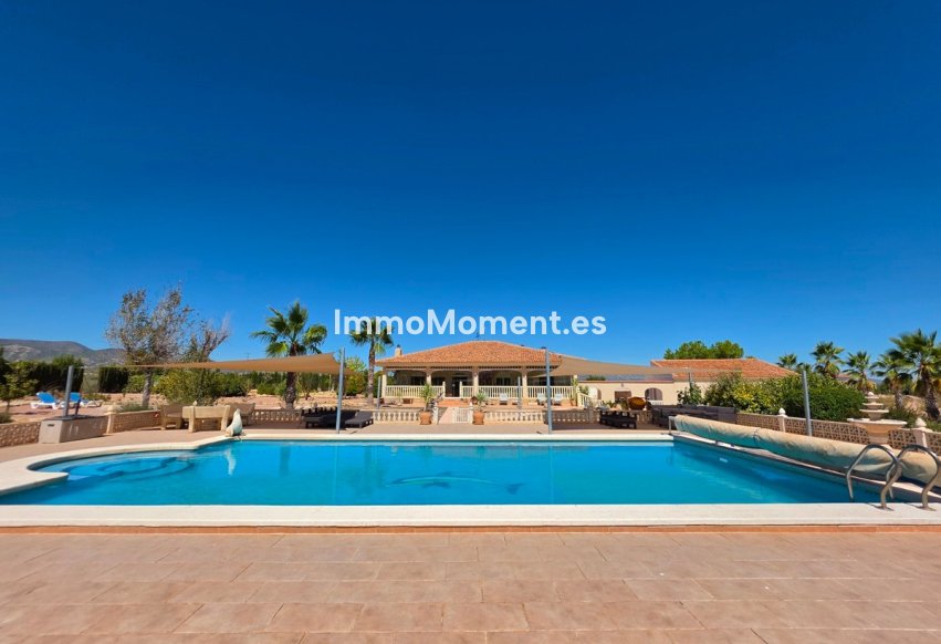 Revente - Villa individuelle - Pinoso - Pinoso Centro