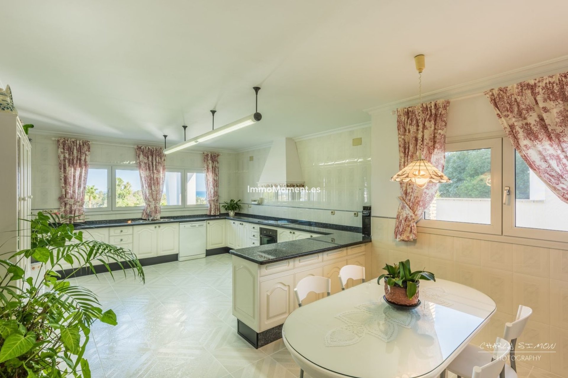 Revente - Villa - Intérieur                       - Churriana