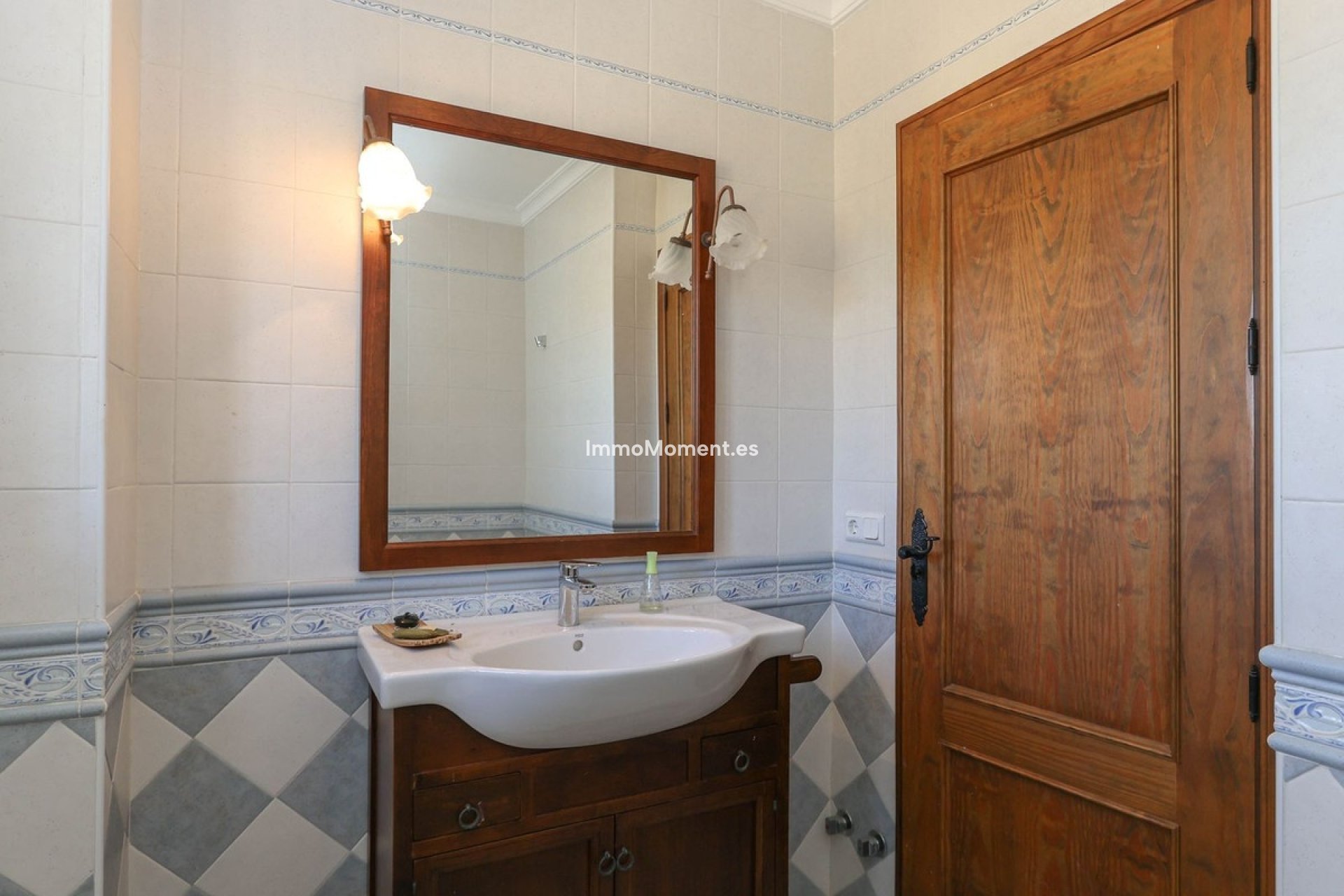 Revente - Villa - Intérieur                       - Guaro