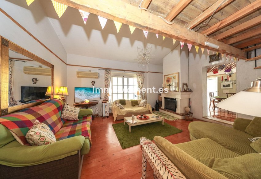 Revente - Villa - Intérieur                       - Guaro