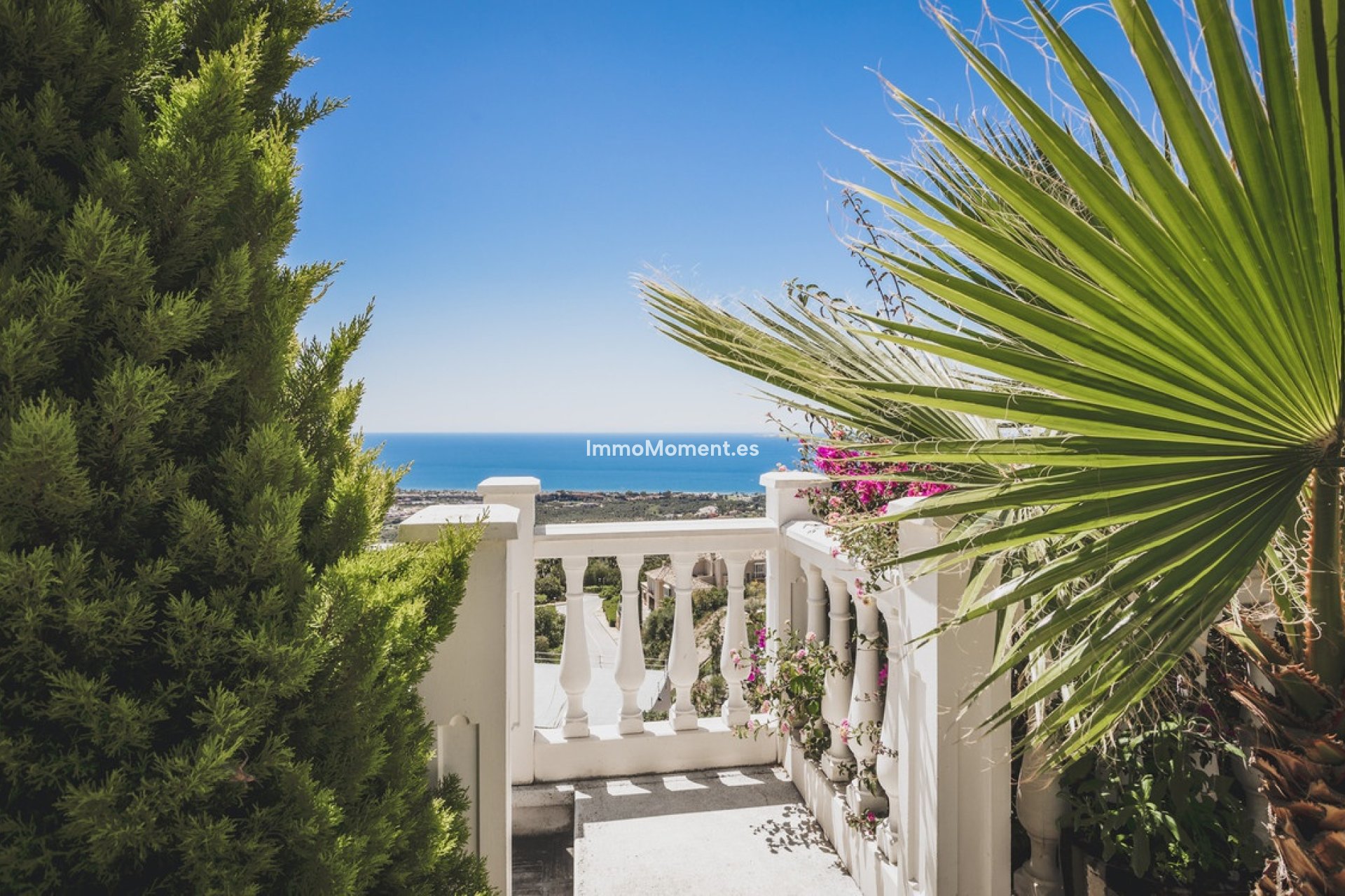 Revente - Villa - Marbella - Altos de los Monteros