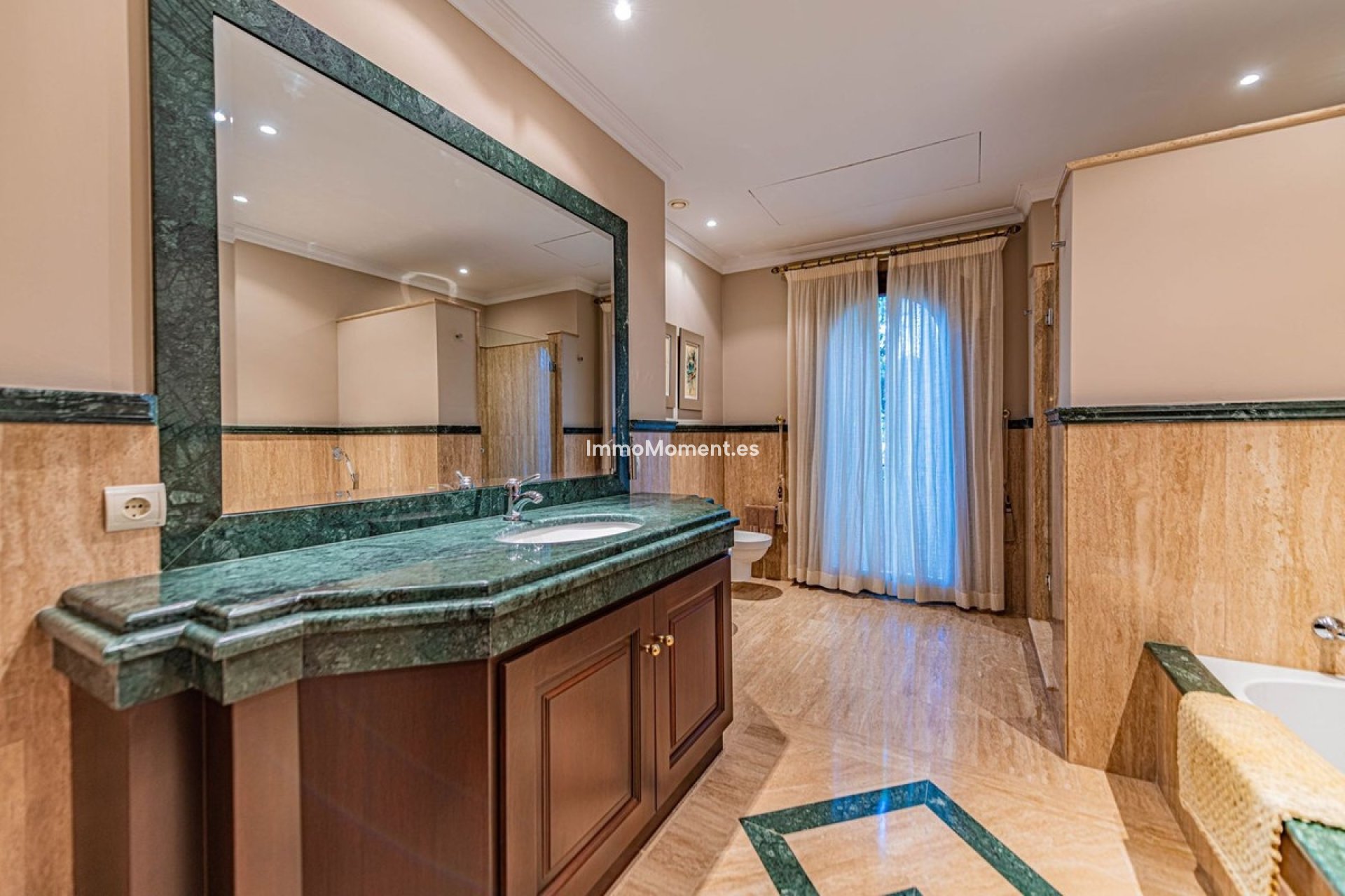 Revente - Villa - Marbella - Guadalmina Baja