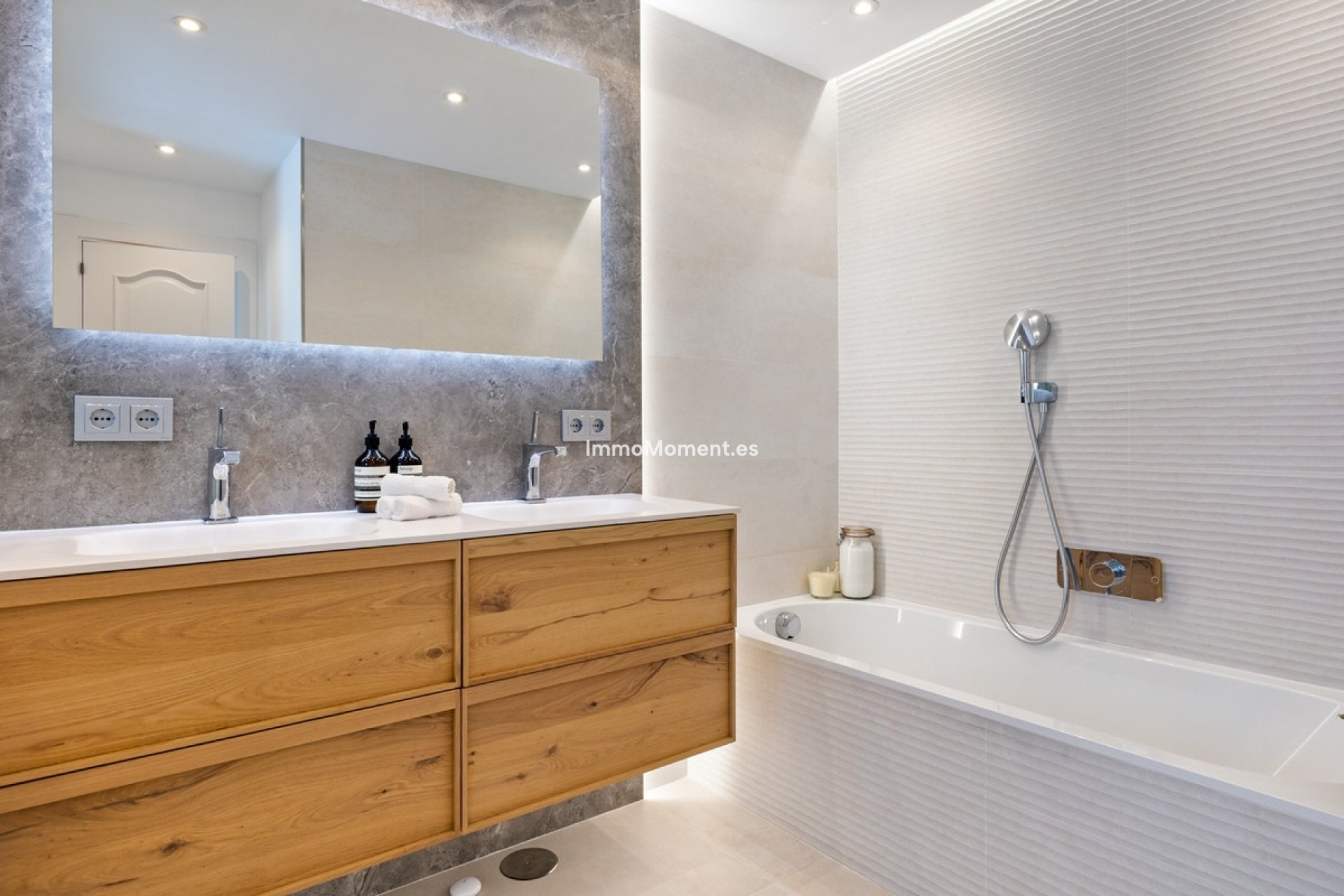 Revente - Villa - Marbella - Nueva Andalucía