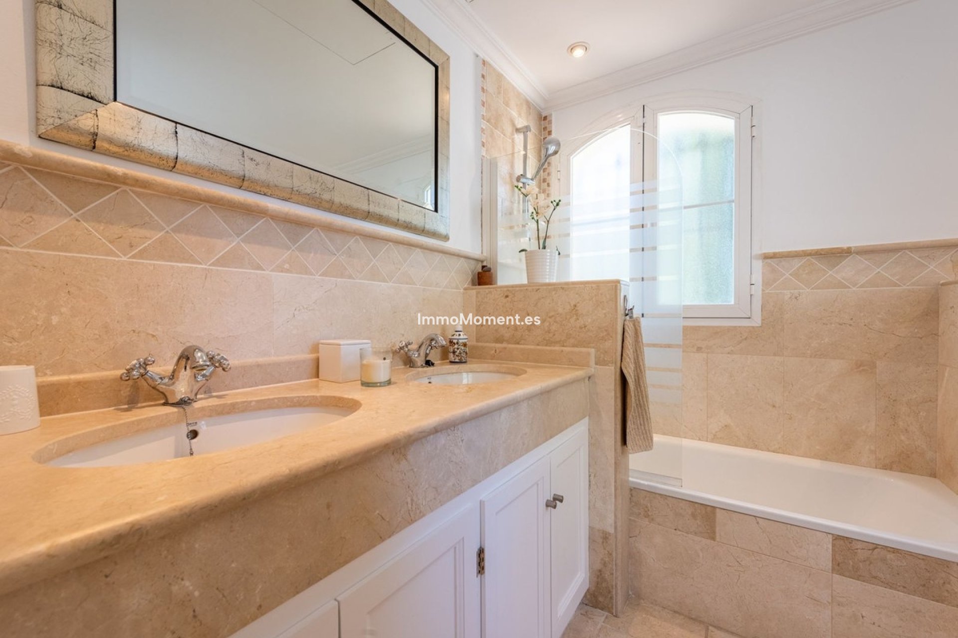 Revente - Villa - Marbella - Nueva Andalucía