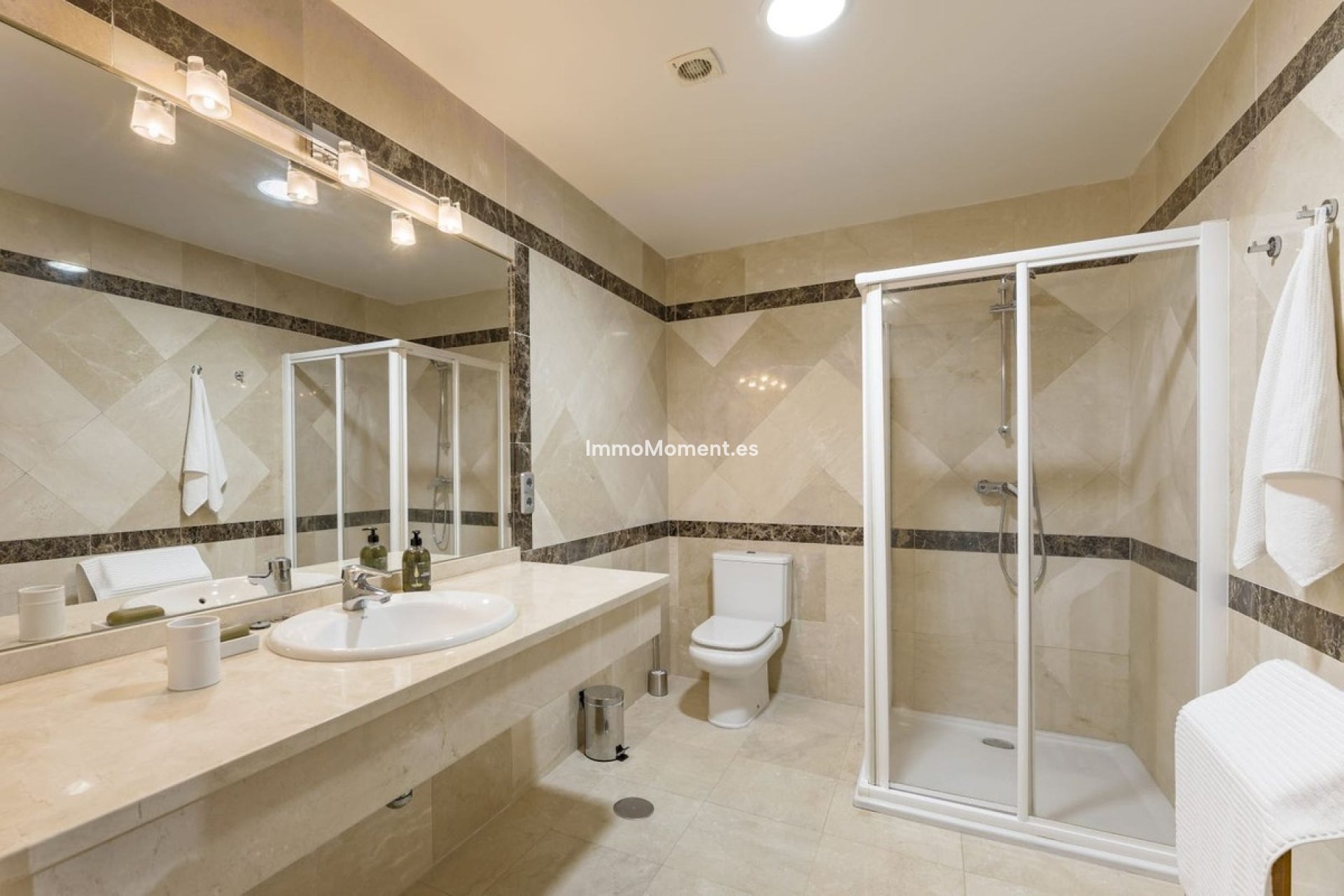 Revente - Villa - Marbella - Nueva Andalucía