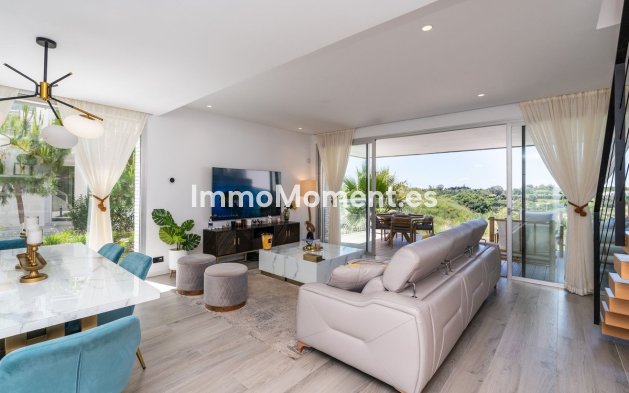 Rijtjeshuis - Bestaande woning - Estepona  - Cancelada