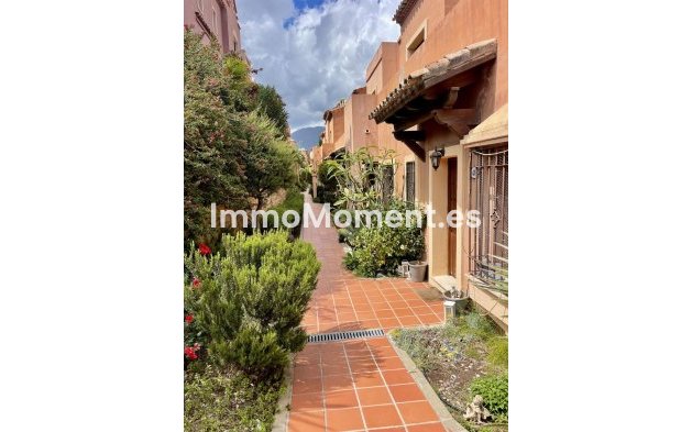 Rijtjeshuis - Bestaande woning - Estepona  - Estepona Centro