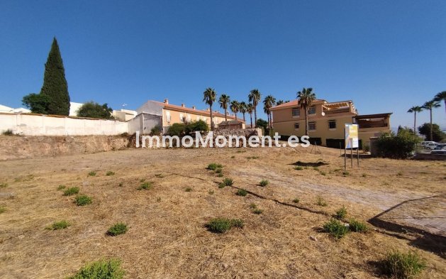 Terrain - Revente - Intérieur                       - Coín