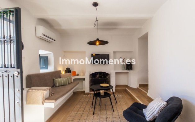 Town house - Reventa - Guaro - Guaro