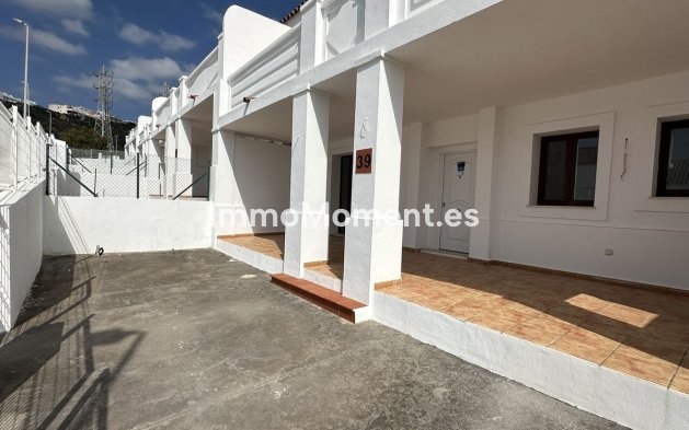 Townhouse - Resale - Casares - Doña Julia
