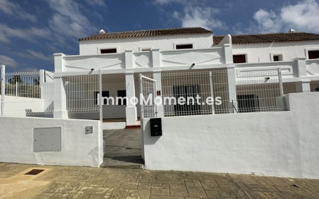 Townhouse - Resale - Casares - Doña Julia