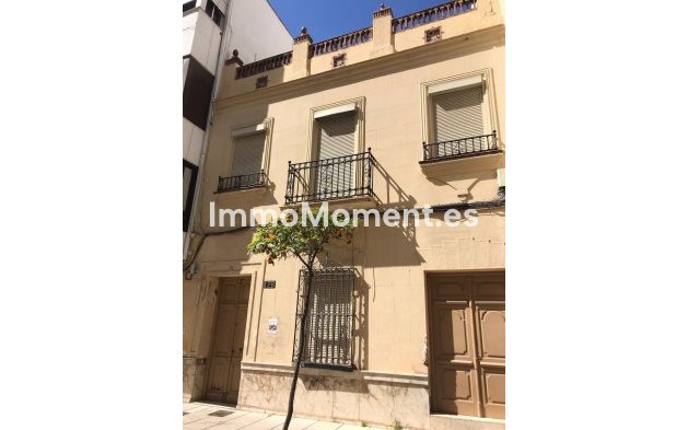 Townhouse - Resale - Estepona - Estepona Centro