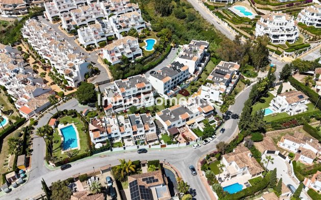 Townhouse - Resale - Marbella - Nueva Andalucía