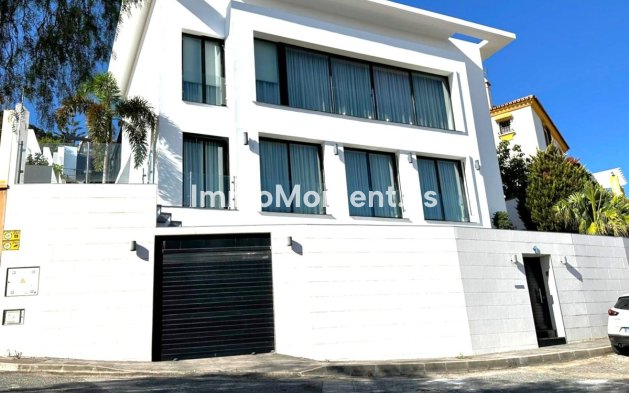 Villa - Bestaande woning - Binnenland  - Alhaurín de la Torre