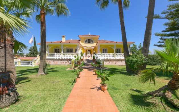 Villa - Bestaande woning - Binnenland  - Alhaurín de la Torre
