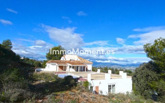 Villa - Bestaande woning - Binnenland  - Alhaurín el Grande Centro