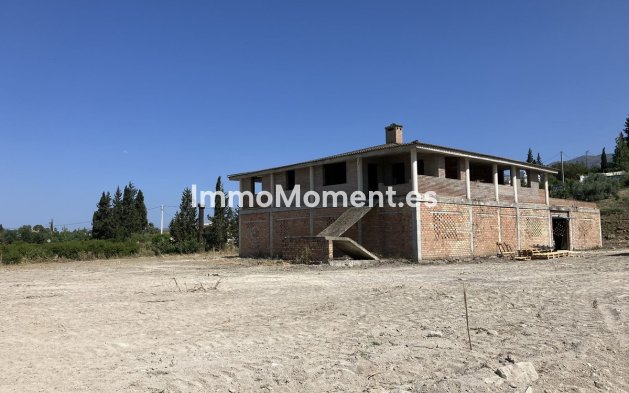 Villa - Bestaande woning - Binnenland  - Alhaurín el Grande Centro