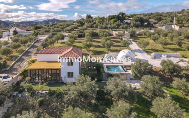 Villa - Bestaande woning - Binnenland  - Coín