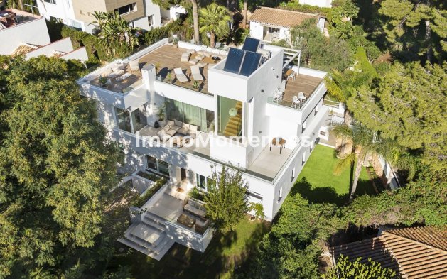 Villa - Bestaande woning - Marbella - Nueva Andalucía