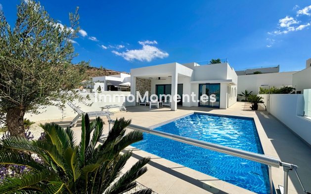 Villa independiente - Obra nueva - Rojales - HBC-56500