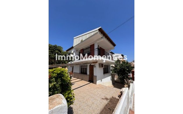 Villa independiente - Reventa - Águilas - Águilas Centro