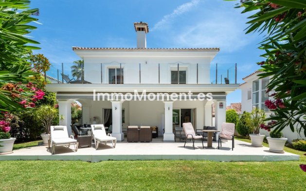 Villa independiente - Reventa - Estepona  - Atalaya