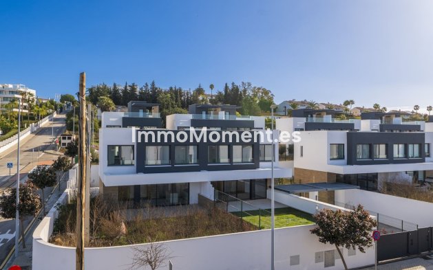 Villa independiente - Reventa - Estepona  - Atalaya