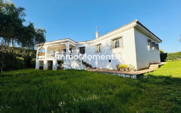 Villa independiente - Reventa - Estepona  - Atalaya
