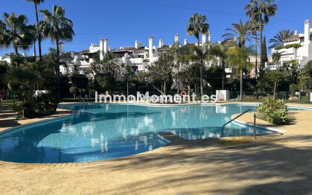 Villa independiente - Reventa - Estepona  - Costalita