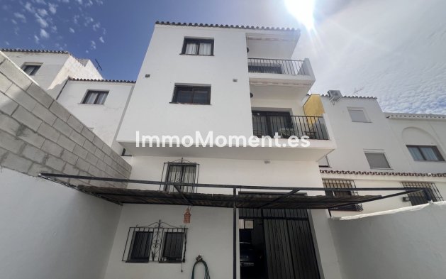 Villa independiente - Reventa - Estepona  - Estepona Centro