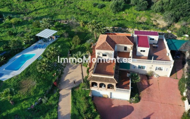 Villa independiente - Reventa - Estepona  - Estepona Centro