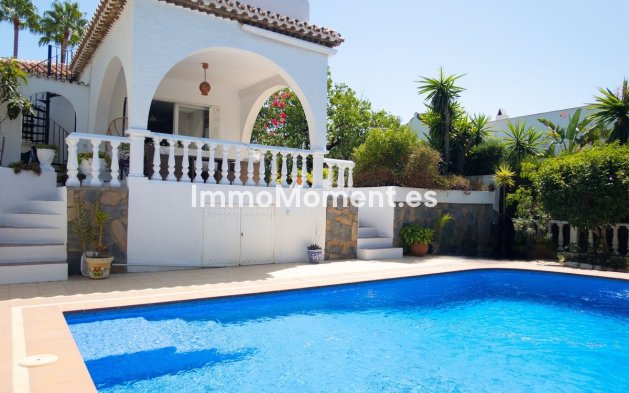 Villa independiente - Reventa - Estepona  - Estepona Centro