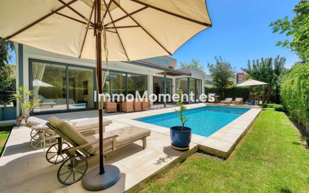 Villa independiente - Reventa - Estepona  - Estepona Centro