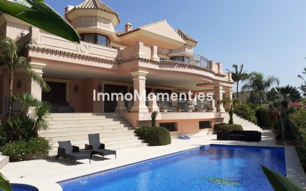 Villa independiente - Reventa - Estepona  - Estepona Centro