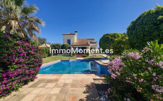 Villa independiente - Reventa - Estepona  - Estepona Centro