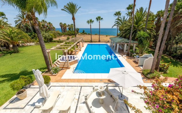 Villa independiente - Reventa - Estepona  - Estepona Centro